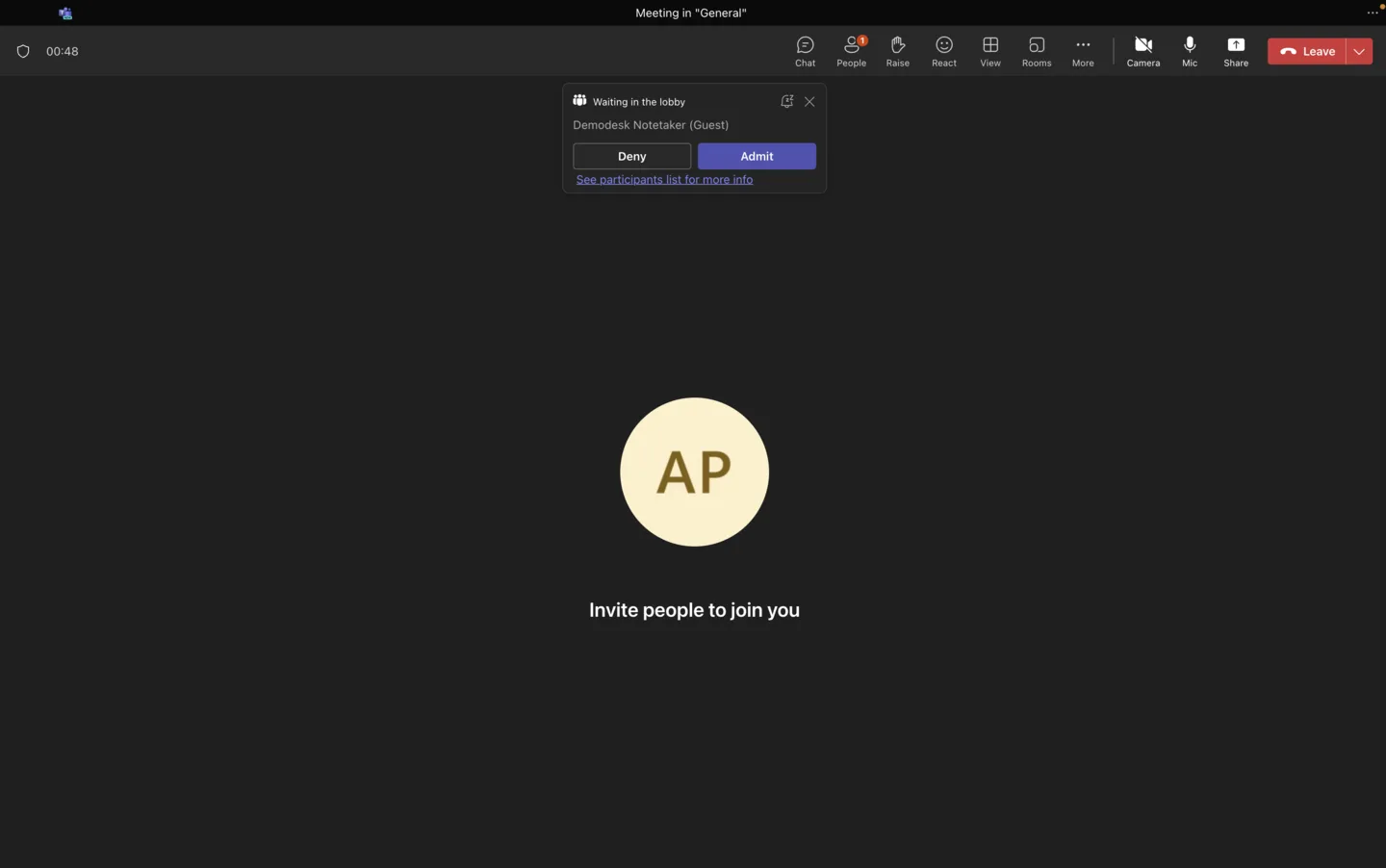 Microsoft-Teams-Meeting: Lobby-Hinweis für Demodesk Notetaker mit „Admit“- und „Deny“-Schaltflächen