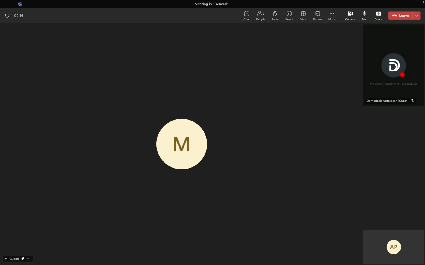 Demodesk-Notetaker-Kachel im Microsoft-Teams-Meeting mit rotem Aufnahme-Punkt oben rechts